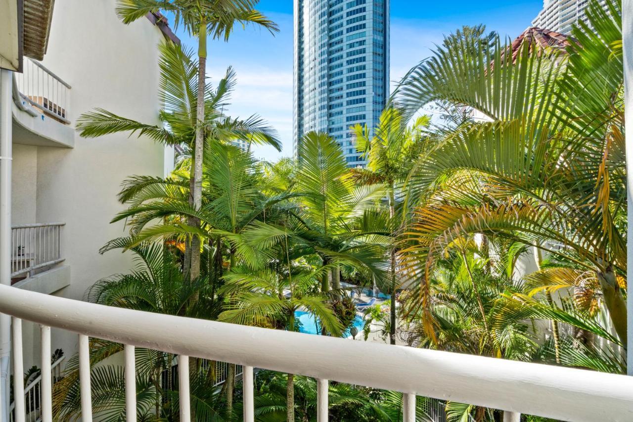 Coco Bella Retreat In Central Surfers - Sleeps 6-8 Голд-Кост Экстерьер фото