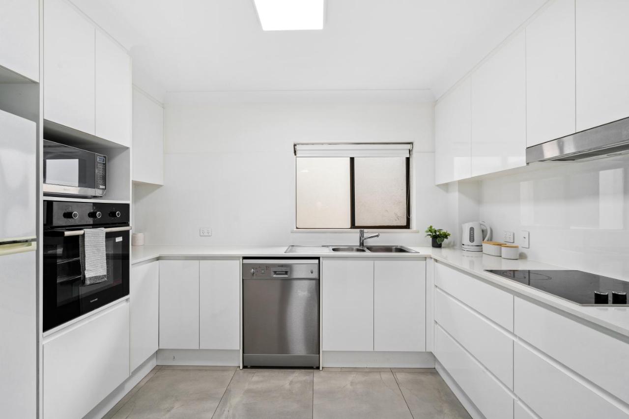 Coco Bella Retreat In Central Surfers - Sleeps 6-8 Голд-Кост Экстерьер фото