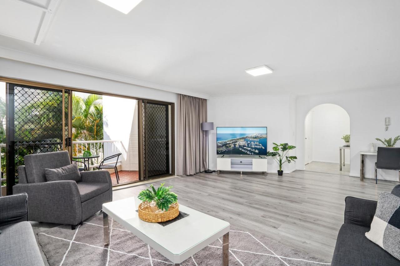 Coco Bella Retreat In Central Surfers - Sleeps 6-8 Голд-Кост Экстерьер фото